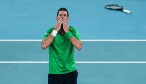 从棋牌游戏中悟出的人生哲理：在该All-in的时候别犹豫。（从牌局到人生：该全押时就要果断）